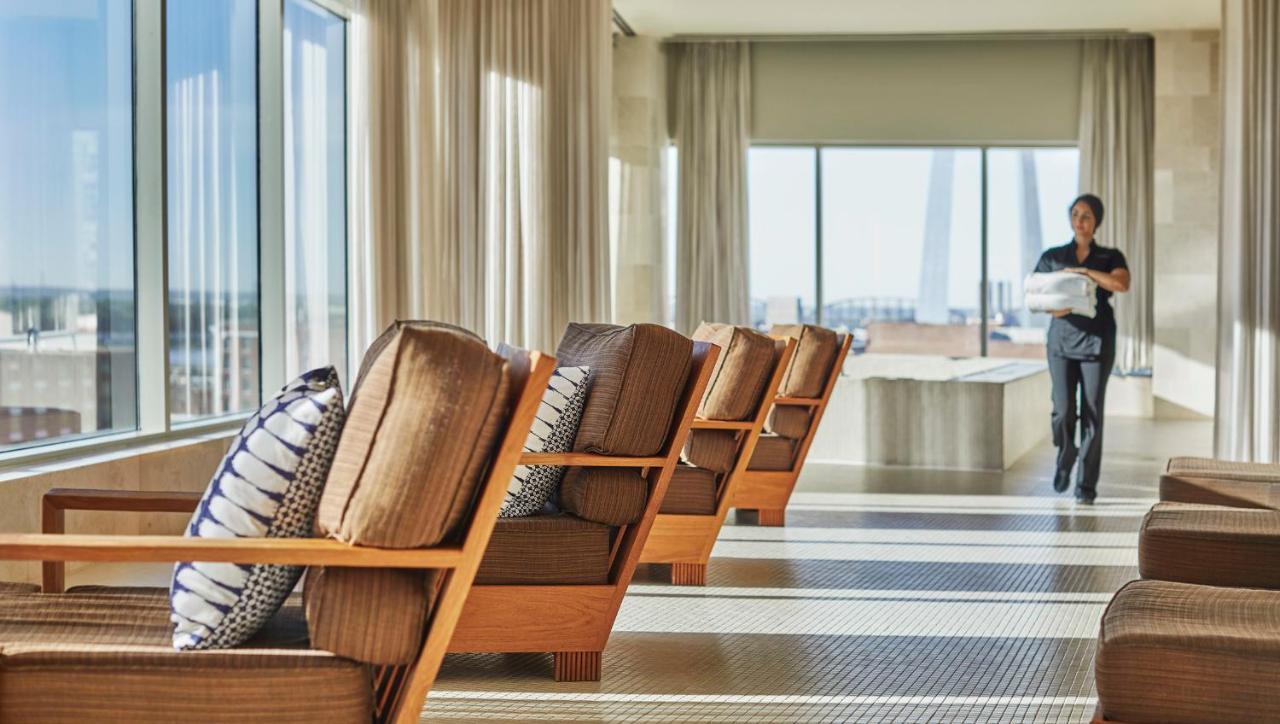 Four Seasons 5* Saint Louis