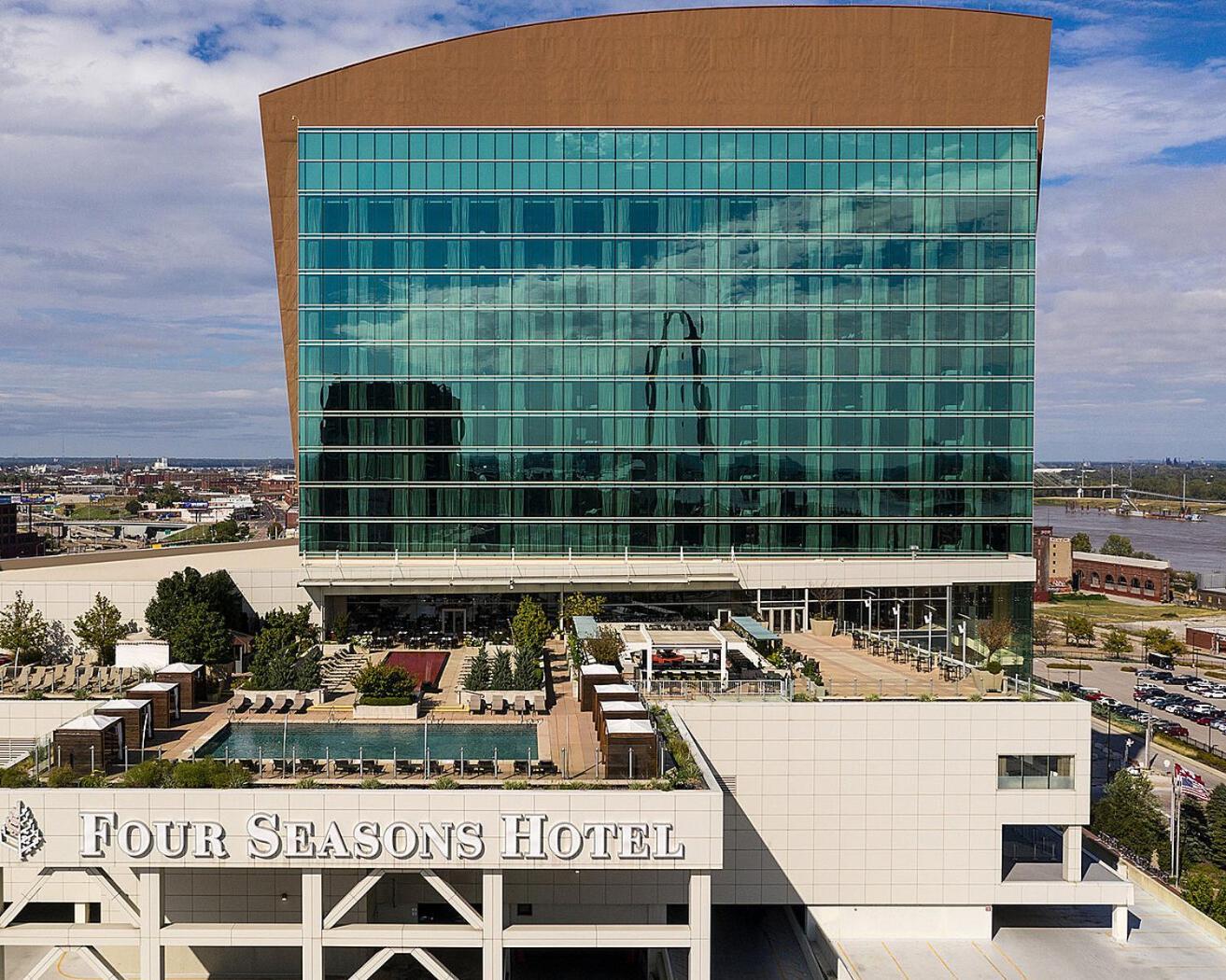 Four Seasons 5*