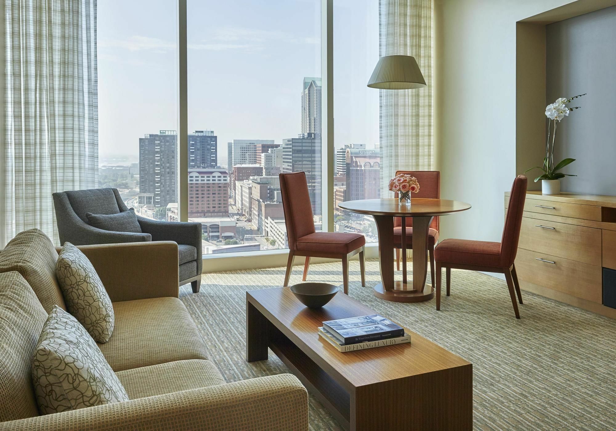 Four Seasons 5* Saint Louis